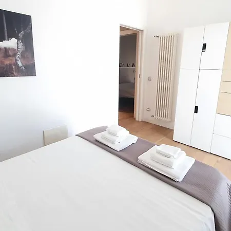 Majestic Seaview - Centro Apartament